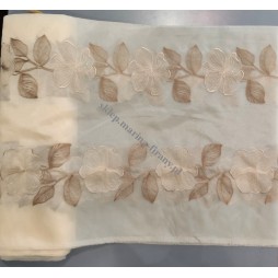 Organtyna I35838 beżowa z haftem w kolorze brązowo - beżowym - szer 140 cm wyprzedaż